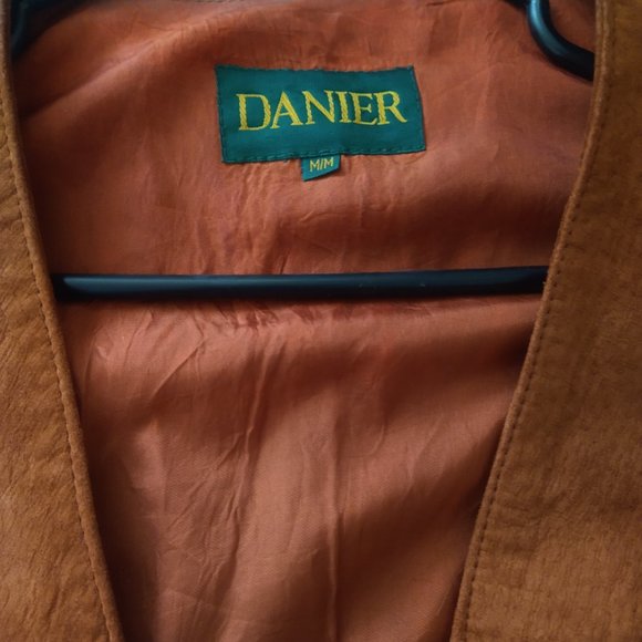 Danier leather vest - Picture 2 of 2